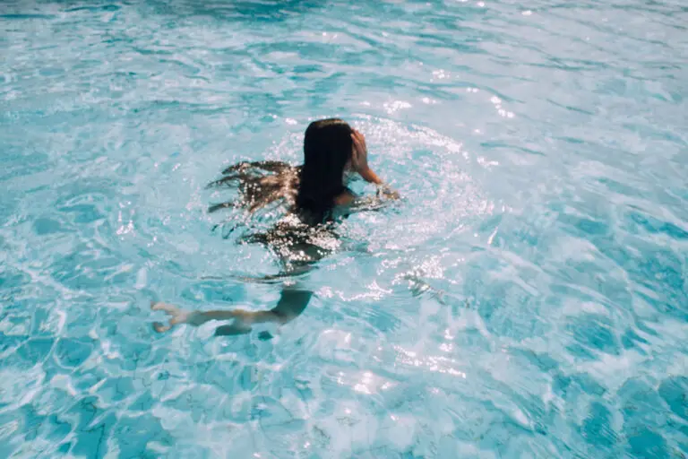 Sexy,Girl,In,The,Pool,,The,Lifestyle,Of,Young,People,