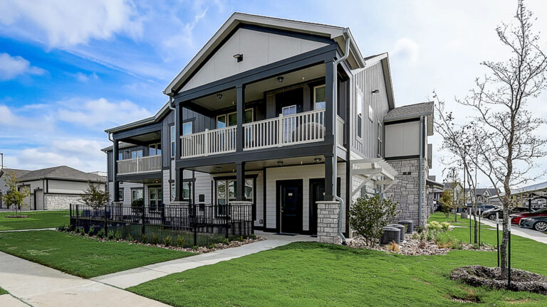 The Bradbury at Grand Prairie apartments