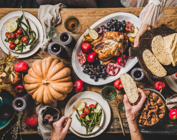 Thanksgiving,Party,Table,Setting.,Flat-lay,Of,Whole,Roasted,Chicken,,Vegetables,